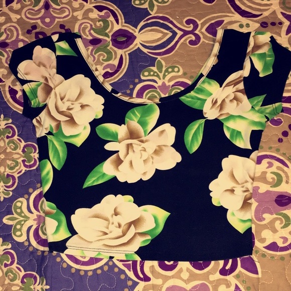 Cropped top - Picture 1 of 2